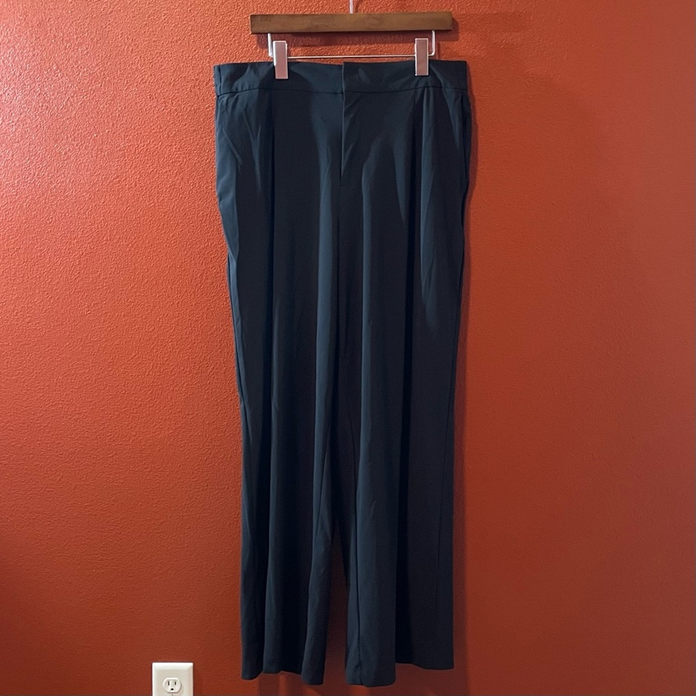 Athleta Women’s Pull On Black Lightweight Coastal Travel Pants